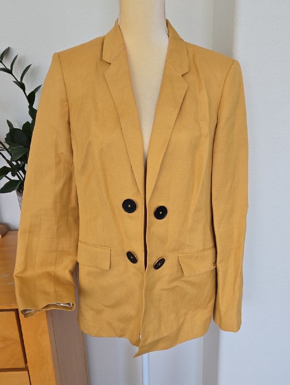 Calvin Klein Yellow Tailored Blazer with Branded Neck Chain
